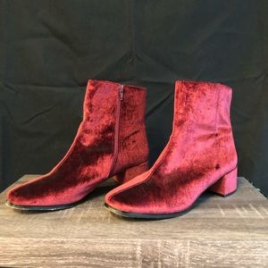Chinese laundry velvet boots
